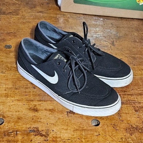 Nike Black Skateboarding Shoes Men's Medium Width US Size 9.5