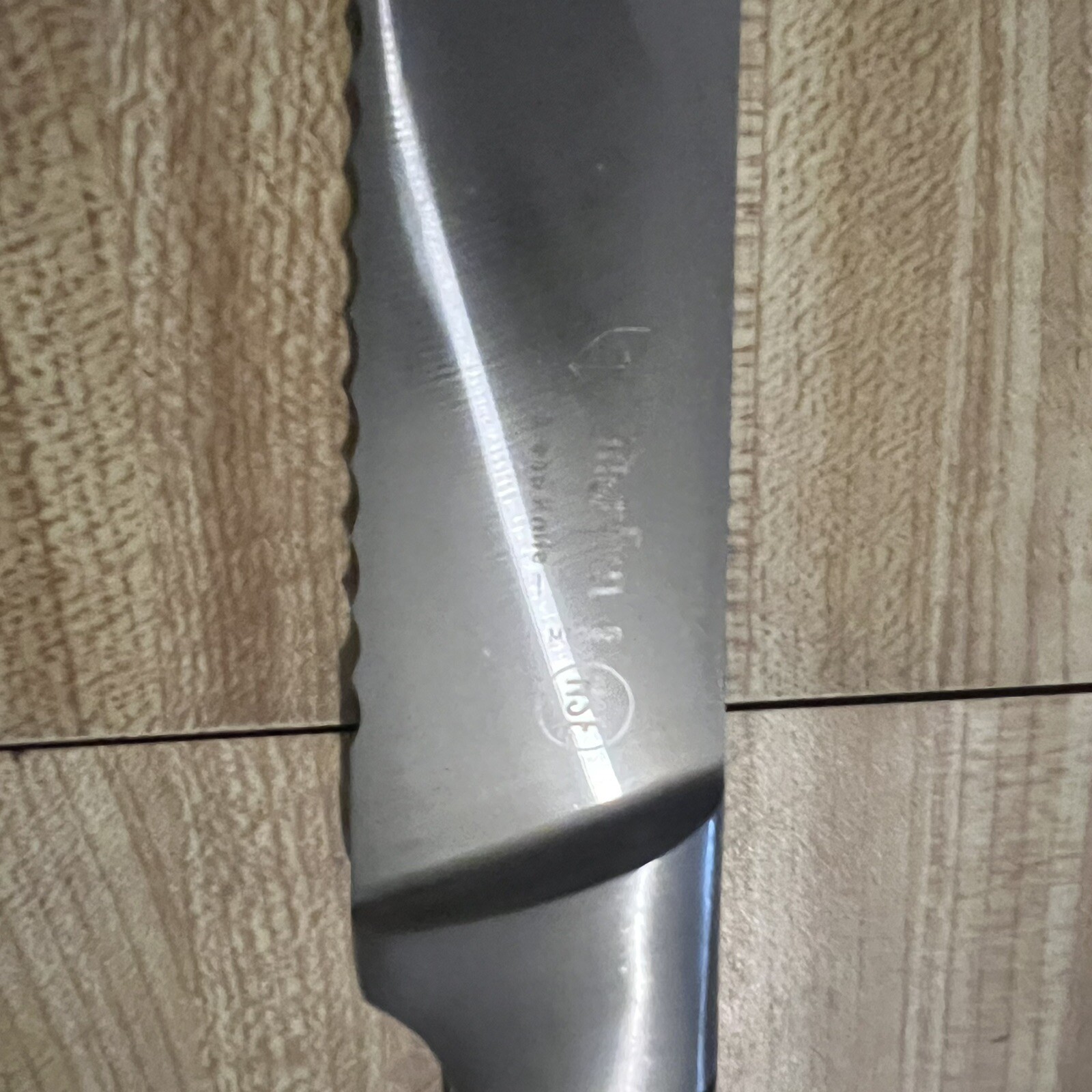 ODERFUN 8 in Bread Knife Chef Quality Serrated Bread Knife