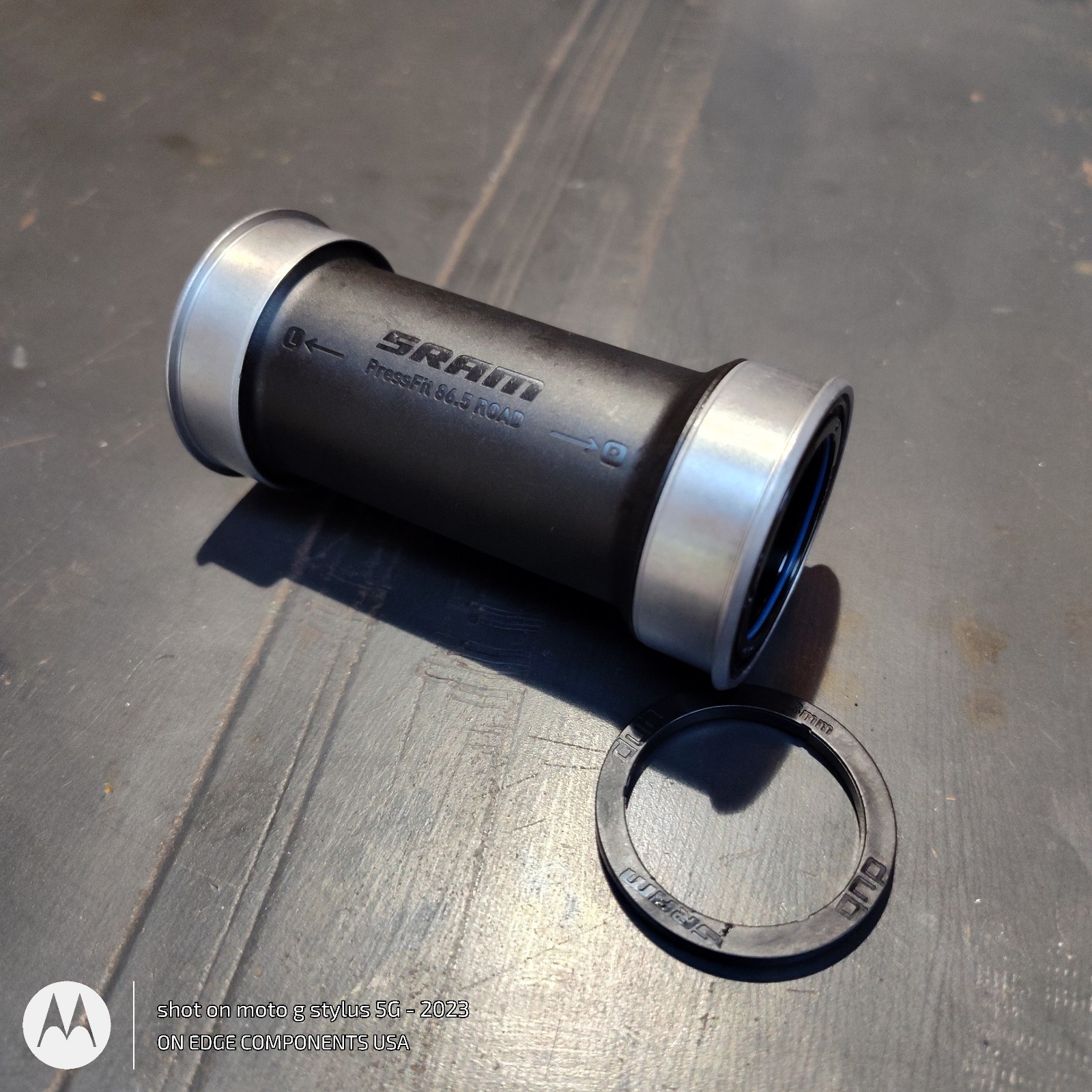 SRAM DUB PF86 Press-Fit 86.5 Road Bottom Bracket
