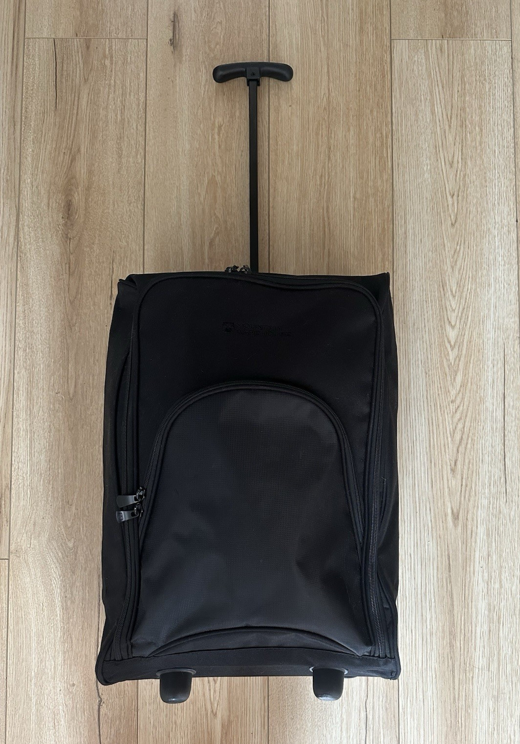 Mountain  Warehouse Black  21"  Rolling Carryon Suitcase Telescoping Handle