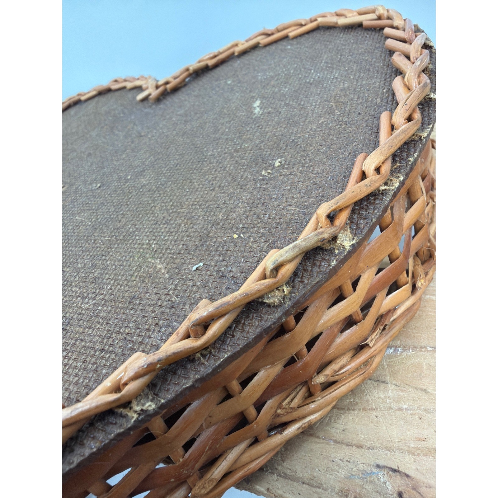 Vintage Heart Shaped Woven Wicker Basket Tray Brown Wood Base Farmhouse Decor