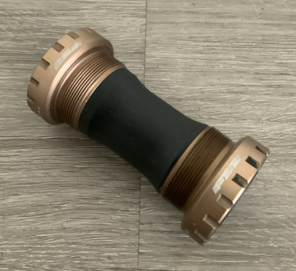 FSA MEGA-EXO BOTTOM BRACKET BRITISH THREADED APPEARS UNUSED