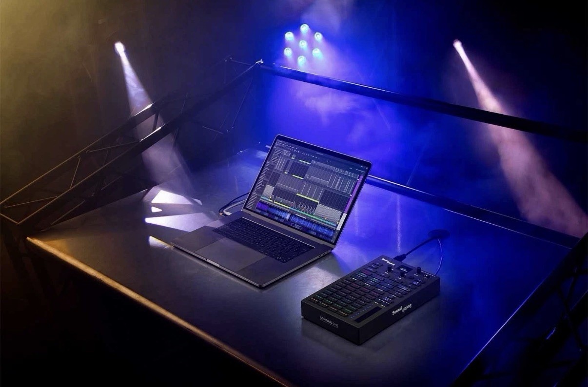 SoundSwitch Control One Professional DJ Club DMX Universe Lighting Controller