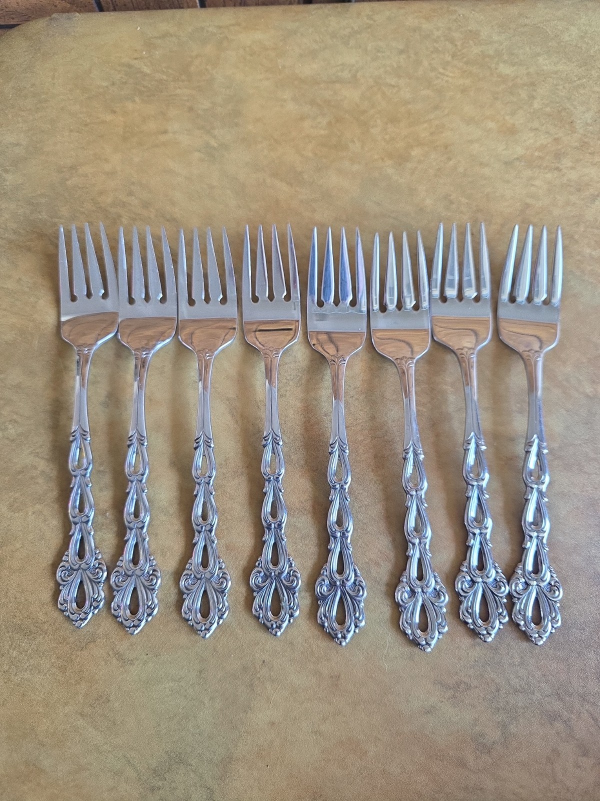 Oneida CHANDELIER Salad Forks (Set of 8) Community Stainless 6 7/8"