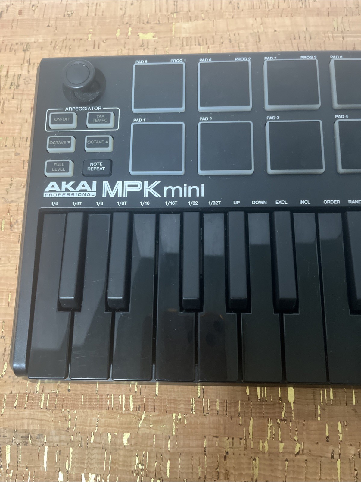 Akai Professional MPK Mini MIDI Controller No Cord