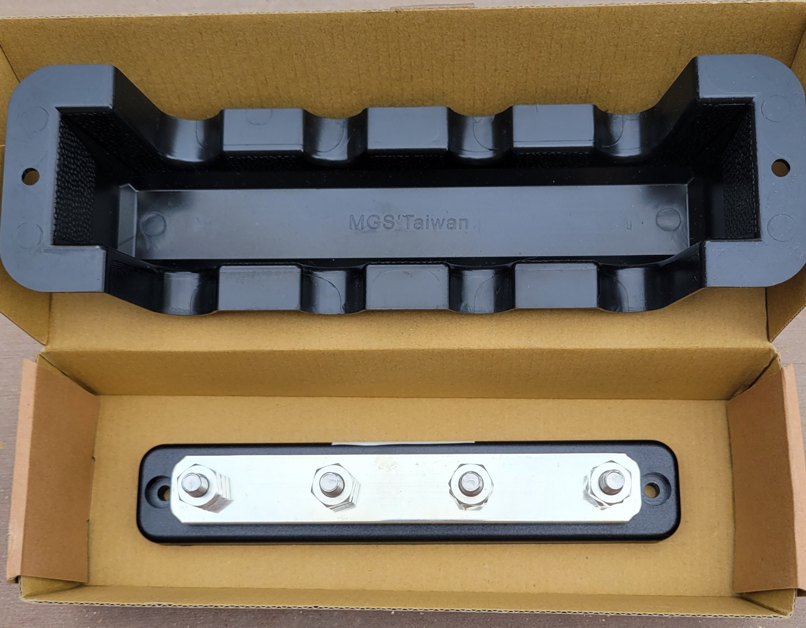 Victron Energy Busbar 250 Amp 70-Volt 4 Post SKU: VBB125040010  New