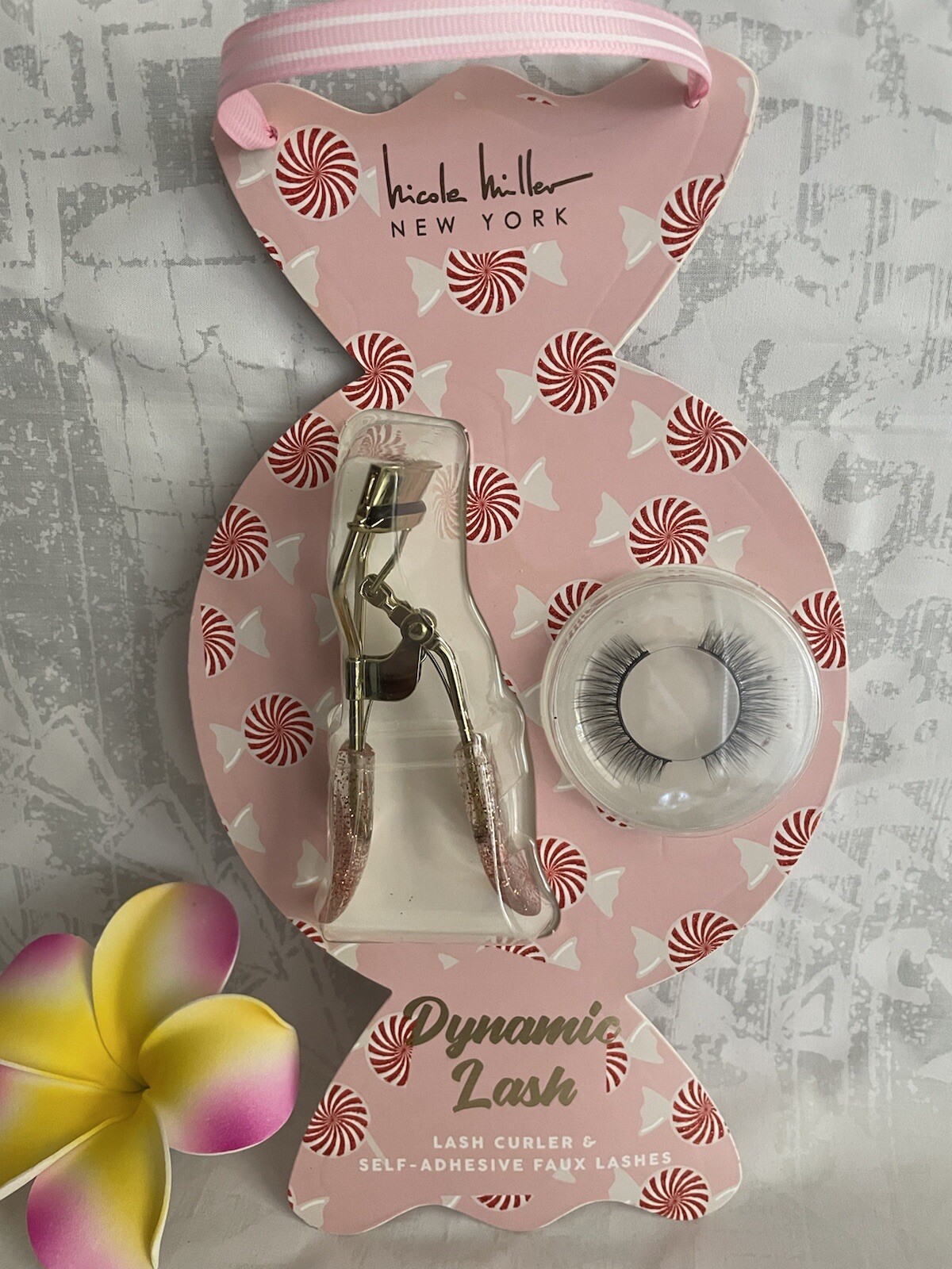 Nicole Miller Lash Curler & Self-Adhesive Faux Lashes