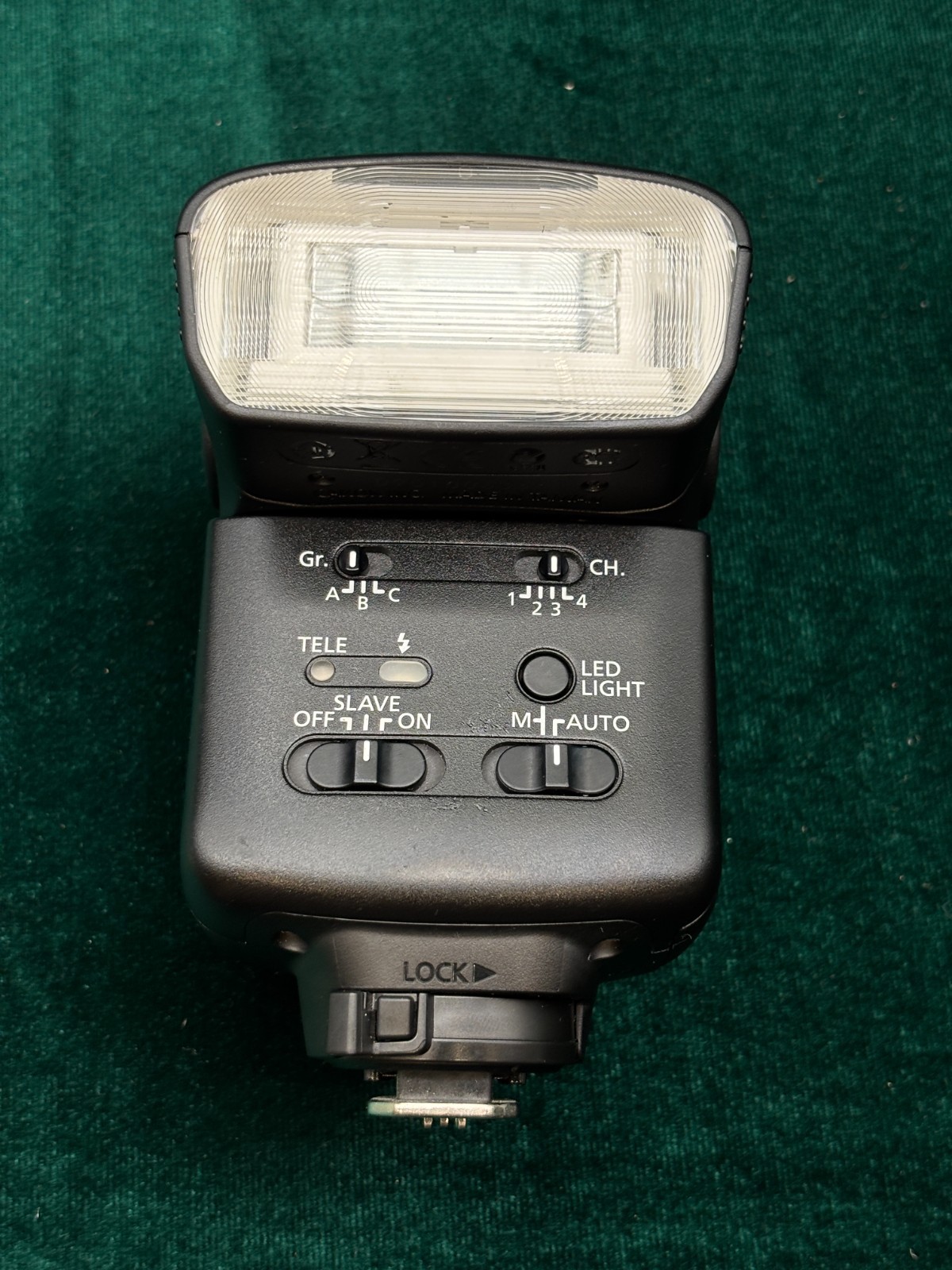 Canon Speedlite 320EX/Flash/Works