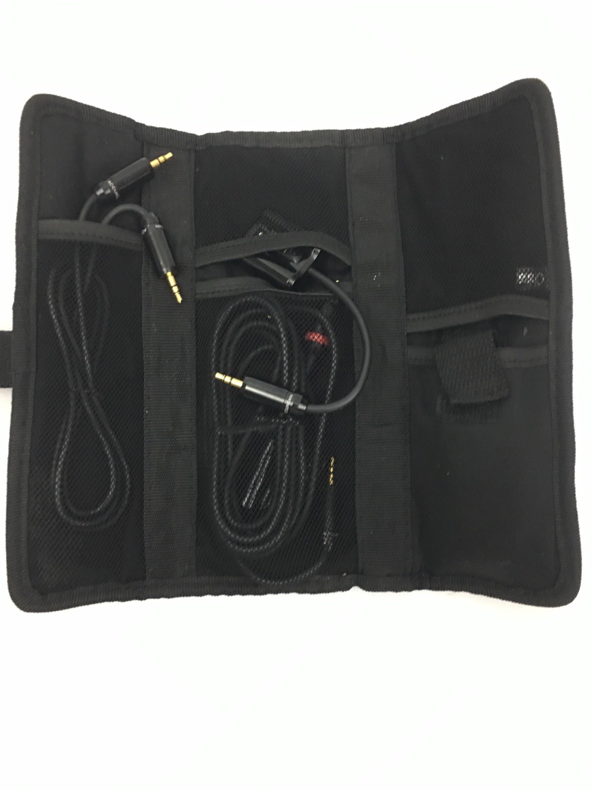 ACCURIAN MP3 VALUE KIT CHARGER