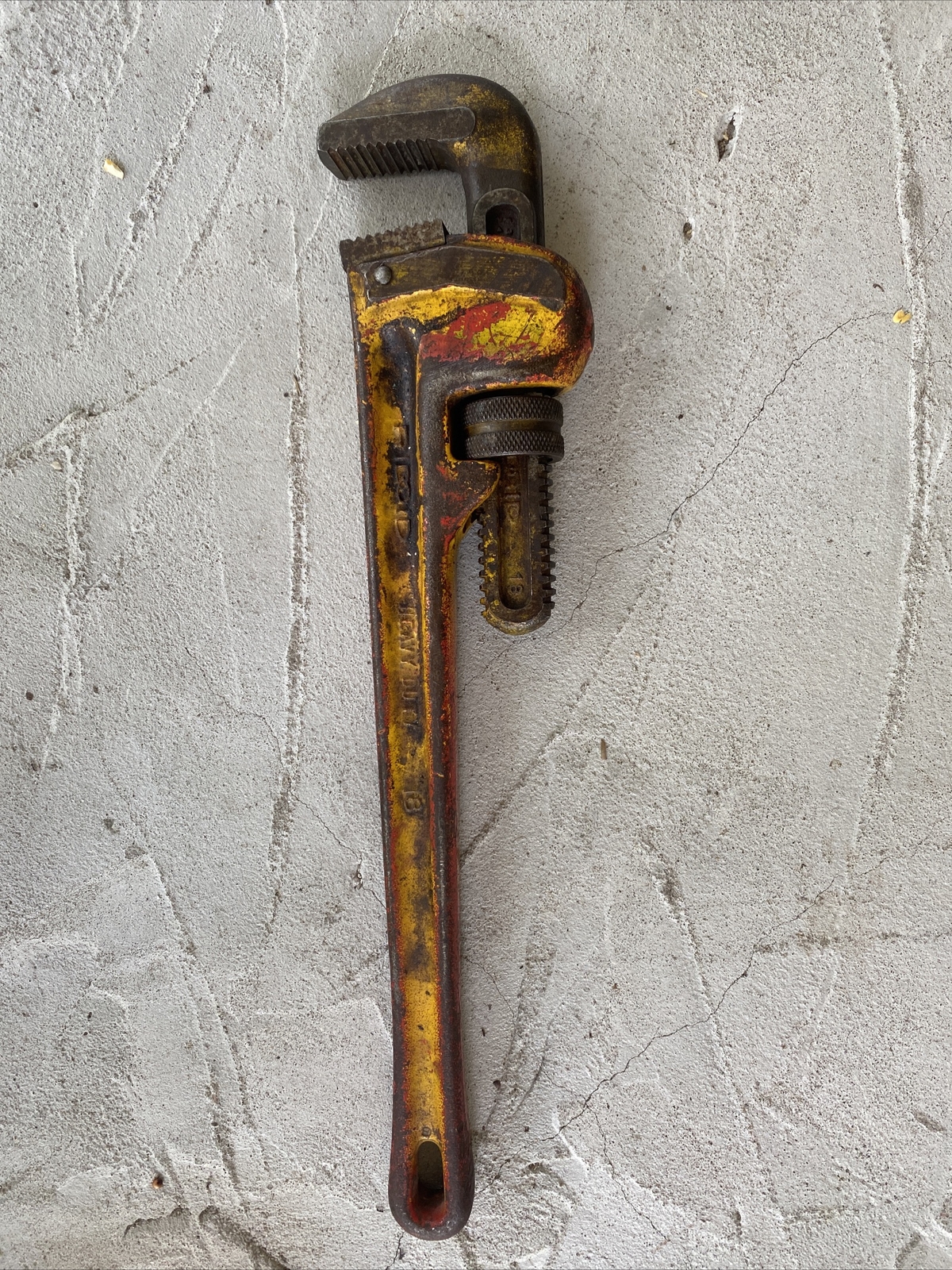 Vintage THE RIDGE TOOL CO.  18”  ADJUSTABLE PIPE WRENCH MADE IN U.S.A.