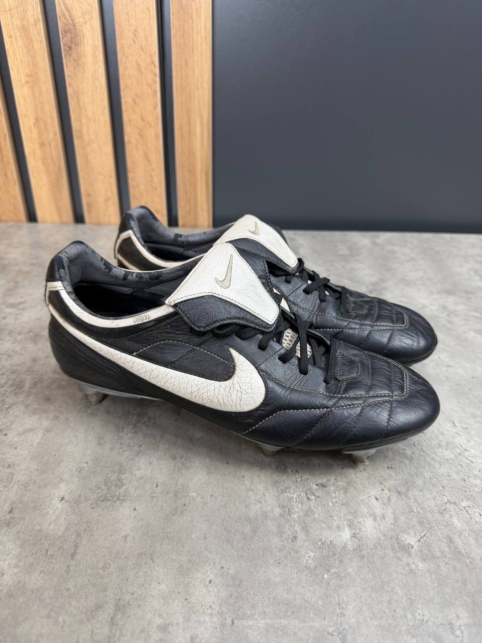 Vintage Nike Tiempo Air Legend SG Football Boots Size US 10