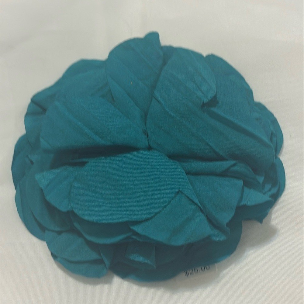 White House Black Market teal blue flower floral pin accessory Brooch Jewelry