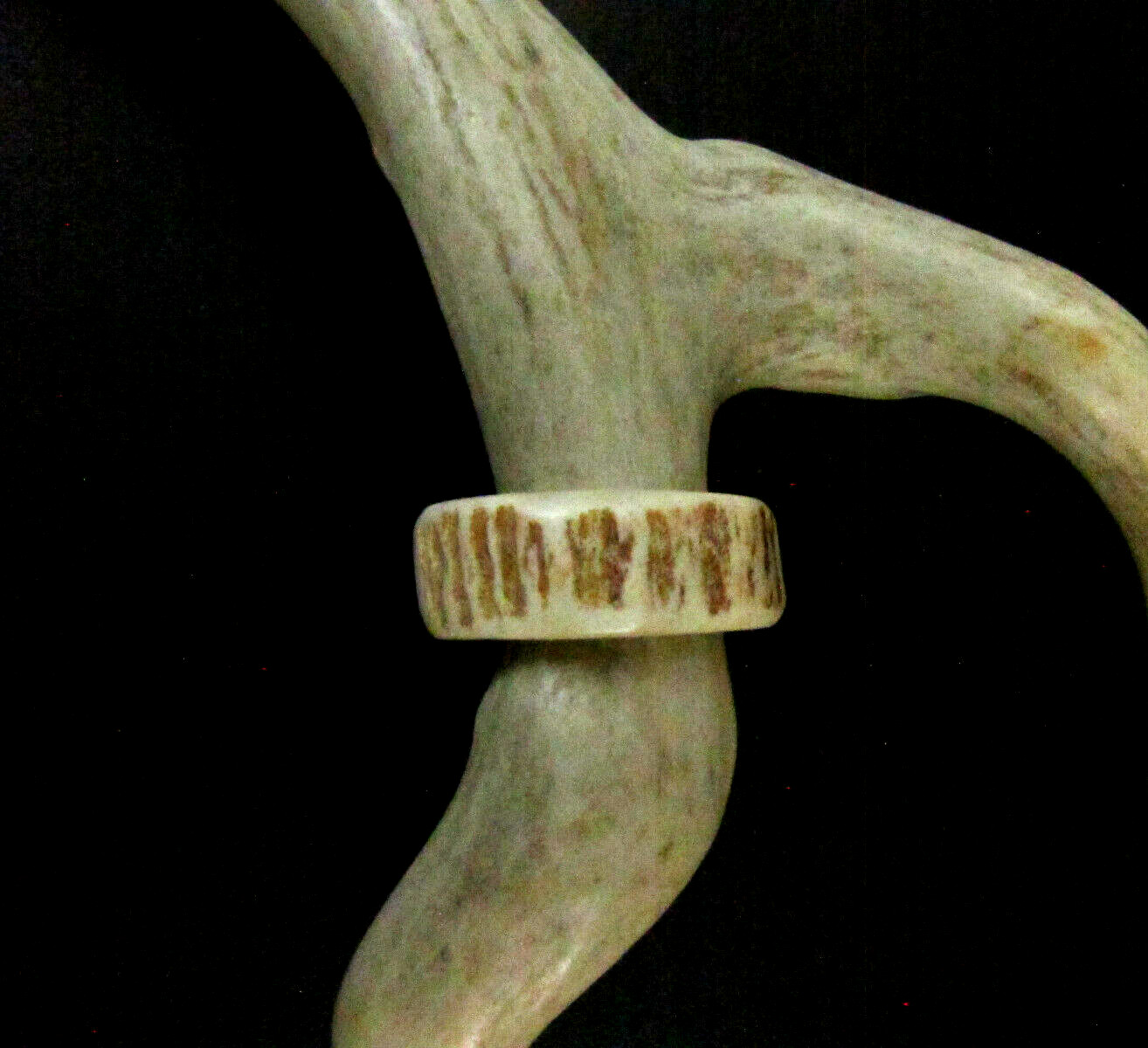 HANDCRAFTED BROWN OOAK SHED DEER, ELK ANTLER RING,SIZE  11 1/2, R-523