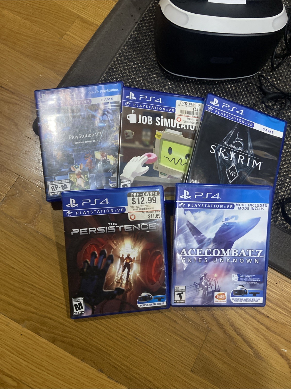 Sony PlayStation VR Bundle CUH-ZVR2 PS4/5 w/ MoveControllers , Camera & 5 Games
