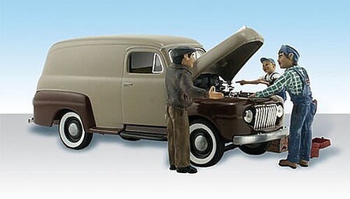 Woodland AutoScenes Carburetor Chaos Delivery Van with Figures - N Scale Model