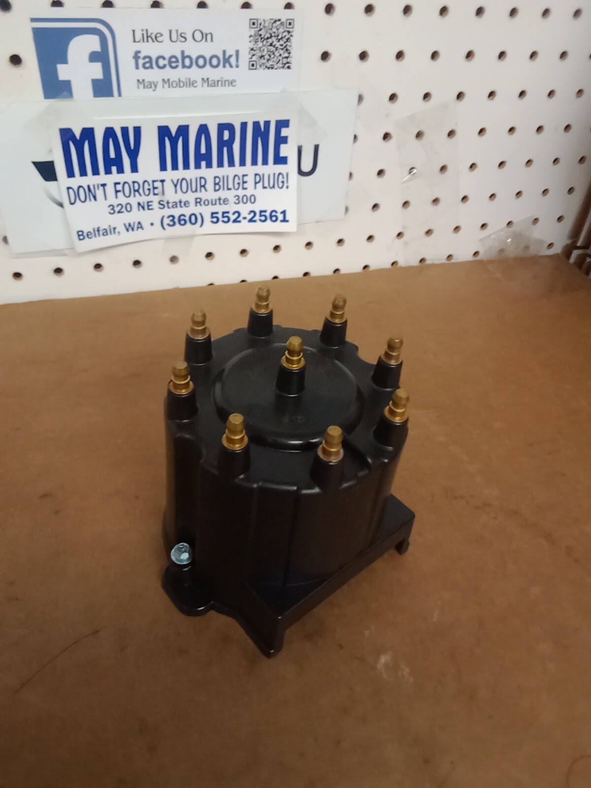 RR249 Napa "Distributor Cap"for V-8  SB General Motors Engine.