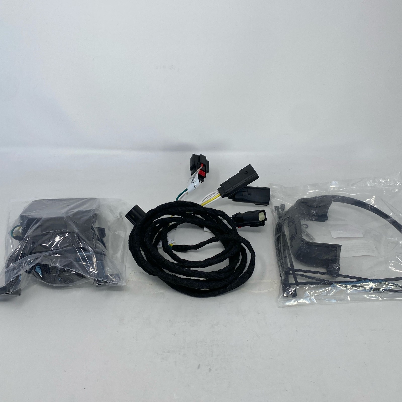 CURT 58266 MultiPro Tailgate Sensor, Black, 2.5in Hitch Cap