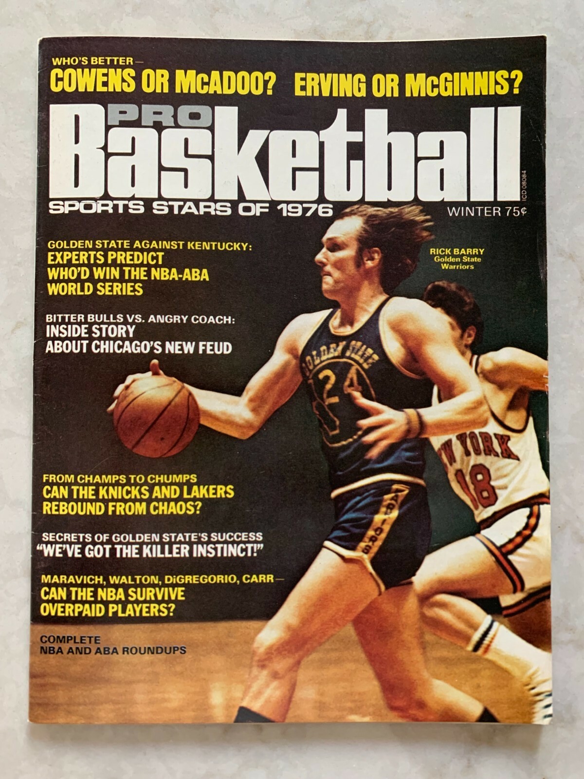 Pro Basketball 'Sports Stars of 1976' magazine, Rick Barry on cover - RARE