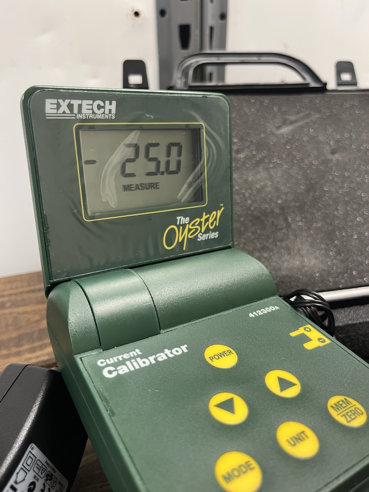 Extech 412300A The Oyster Current Calibrator Meter Process Devices Calibrated