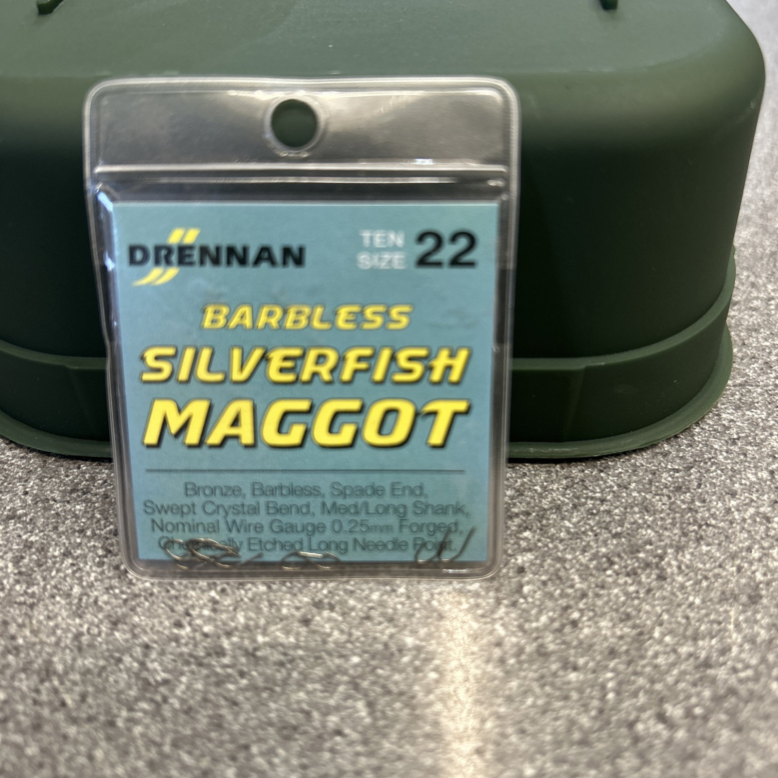 Drennan Silverfish Maggot Barbless Spade Size 22