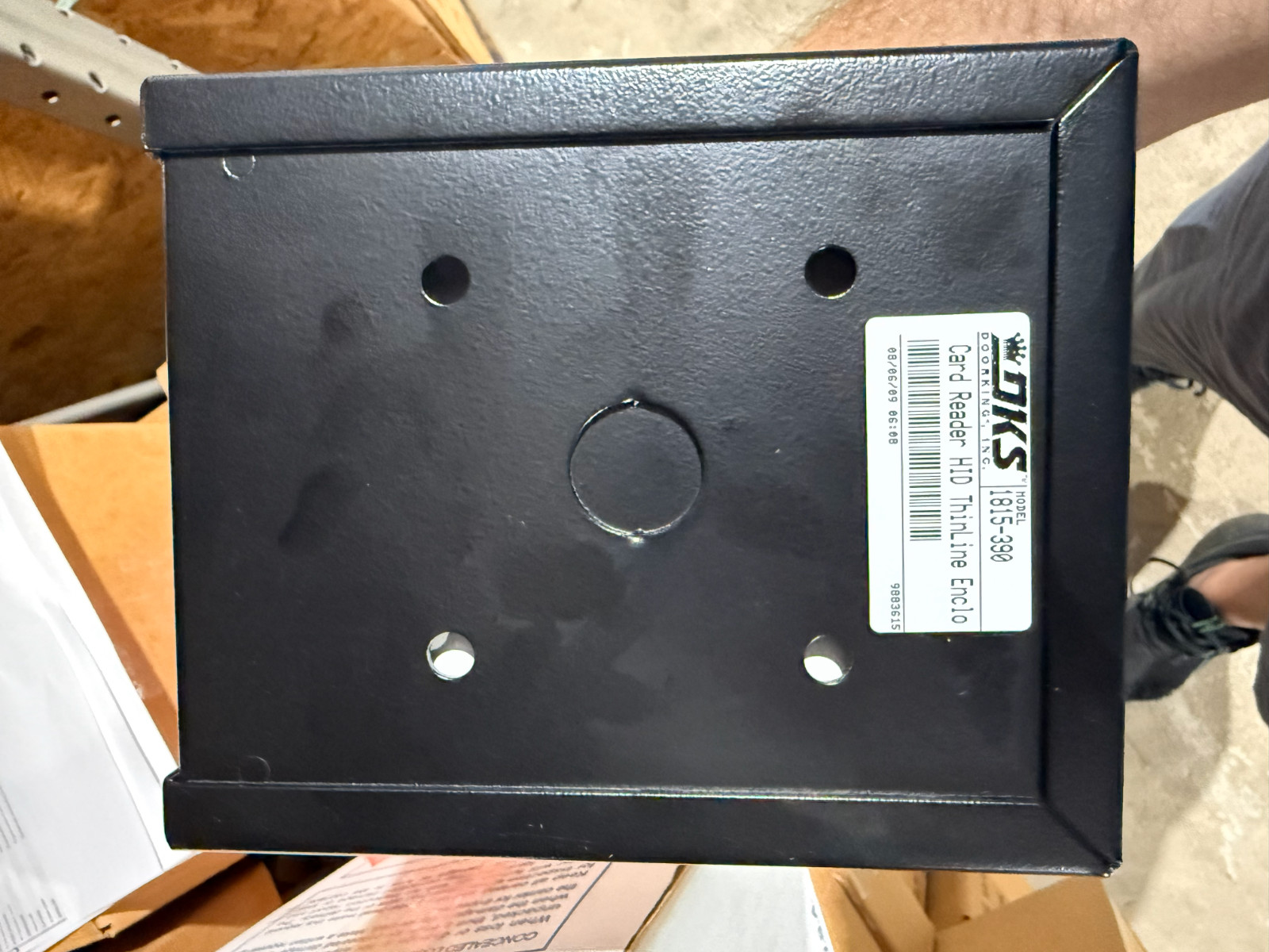 DoorKing DKS 1815-390 HID ThinLine Card Reader w/ Surface Mount Enclosure Lock
