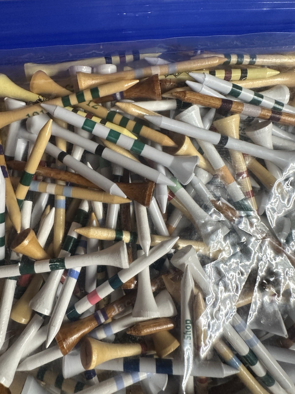 Golf Tees 200 Pack Plastic & Wood Random Assorted 200 Golf Tees 2 3/4 3 1/4
