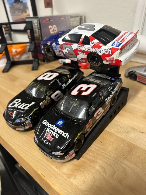 3 CAR - 1:24 Black NASCAR Multidirectional Diecast Display Stand (PLA+)