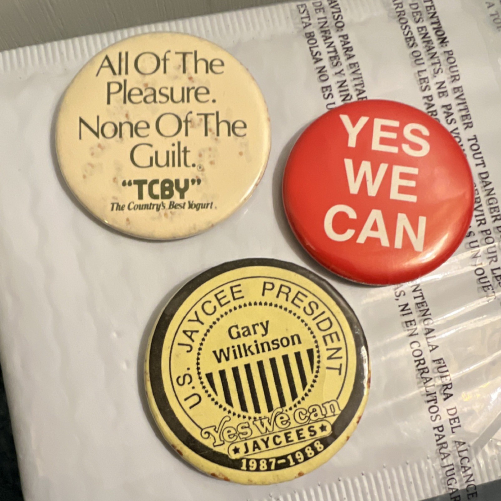 Lot of 3 Campaign Pinback Buttons Yes We Can Gary Wilkinson TCBY