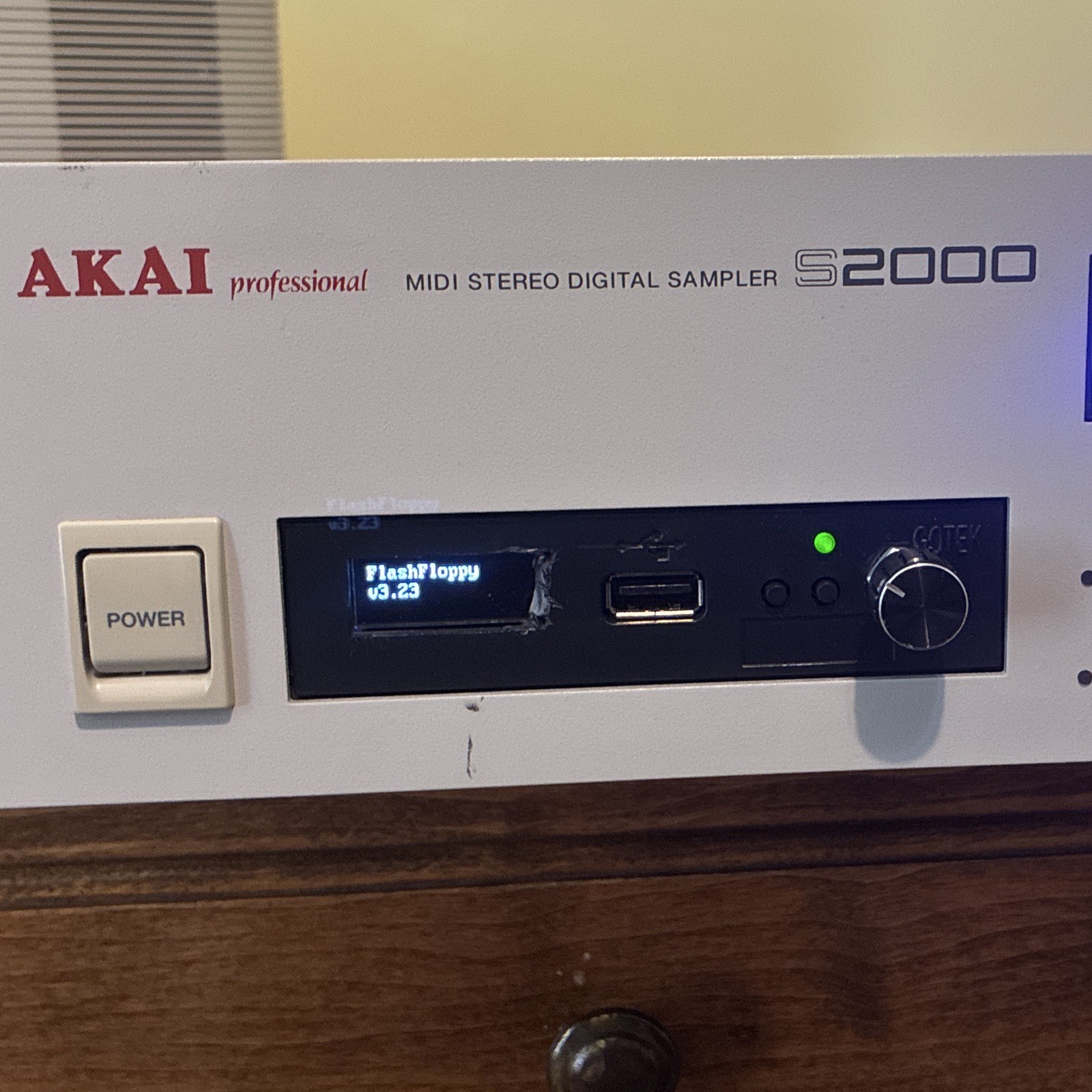 Akai S2000 MIDI Stereo Digital Rackmount Sampler Silver converted to USB