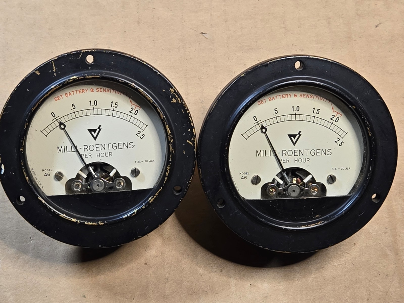 Lot 2 Vintage Milli-Roentgens Per Hour Model 46 Meter F.S. 20 ua - USA - AS-IS
