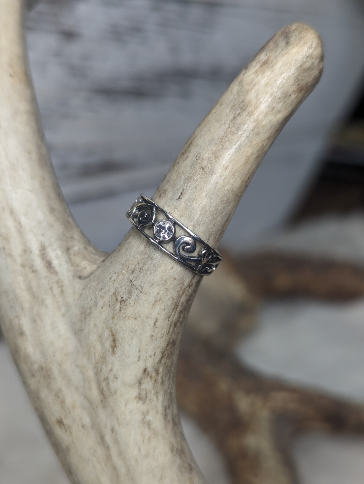 Sterling Silver .925 Scroll Band With Diamond  / Cubic Zirconia Toe Ring
