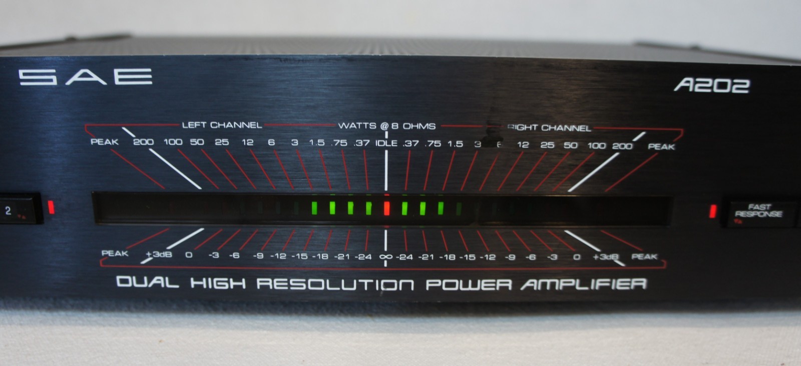 SAE A202 DUAL HIGH RESOLUTION POWER AMPLIFIER