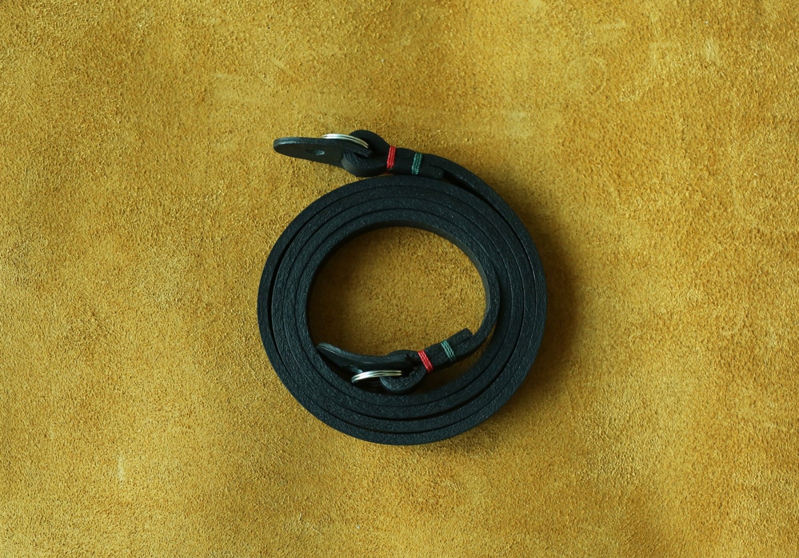 Windmup Stealth Black | Handmade Thick Leather Camera Strap