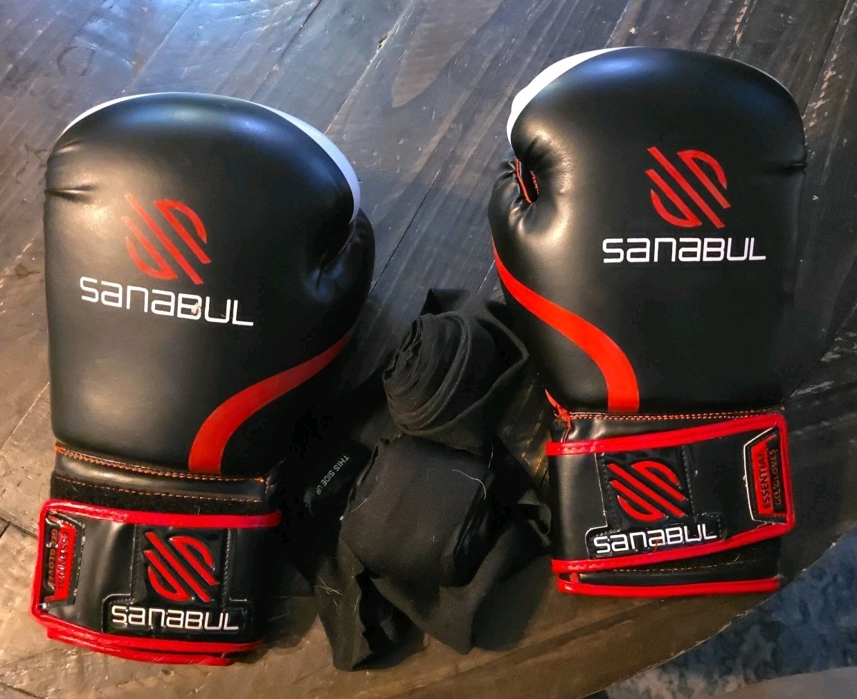 SANABUL ESSENTIAL GEL BOXING KICKBOX GLOVES 16 OZ RED/WHITE/BLACK SLIGHTLY USED