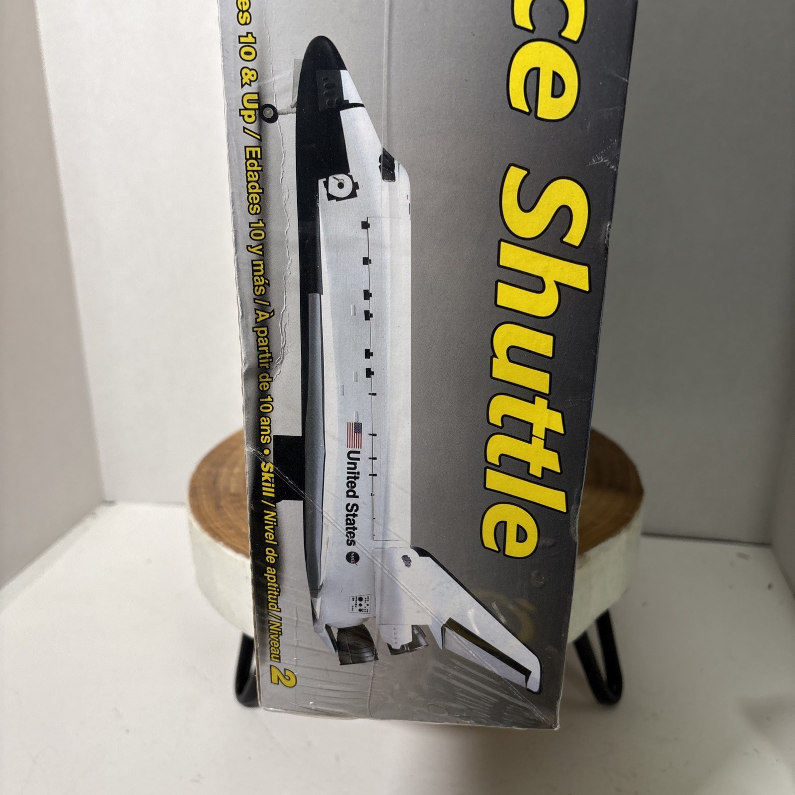 2004 Revell NASA Space Shuttle Endeavor 1:72 Scale Model Kit Planets SEALED