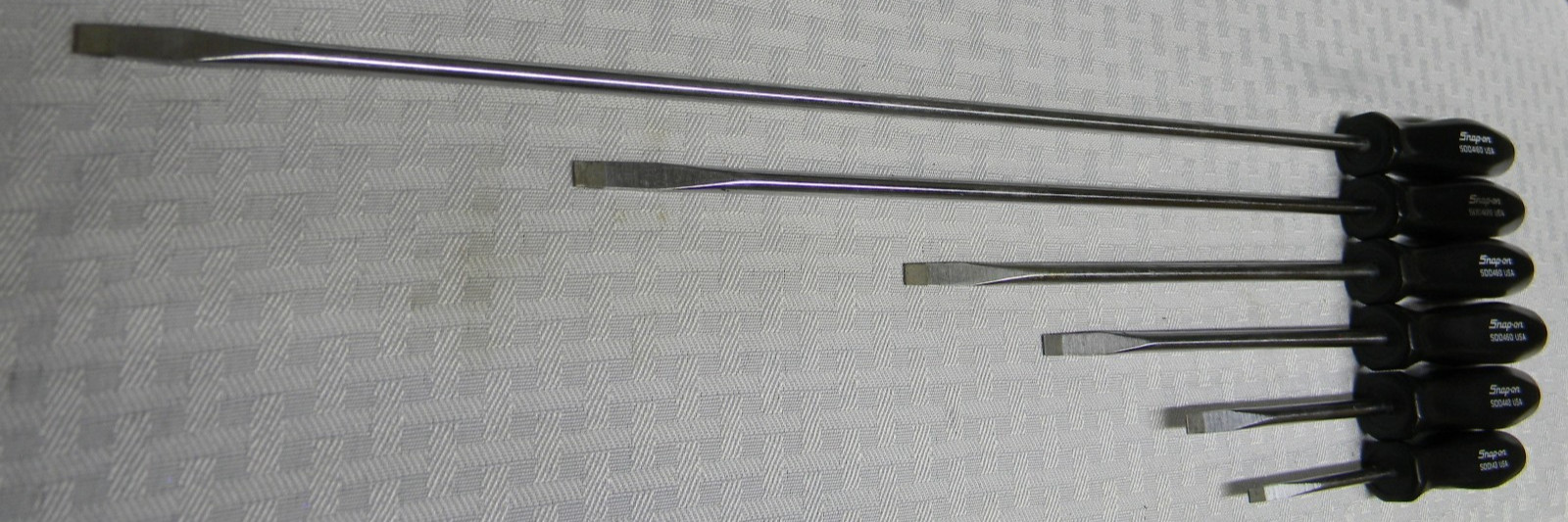 SNAP-ON 6PC BLACK HARD HANDLE FLAT TIP SCREWDRIVER SET #SDD SERIES