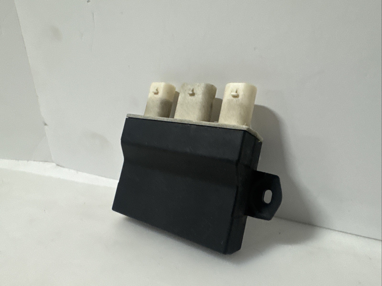 Mercedes-Benz Rear Trunk Switching Sensor Module A2229051005