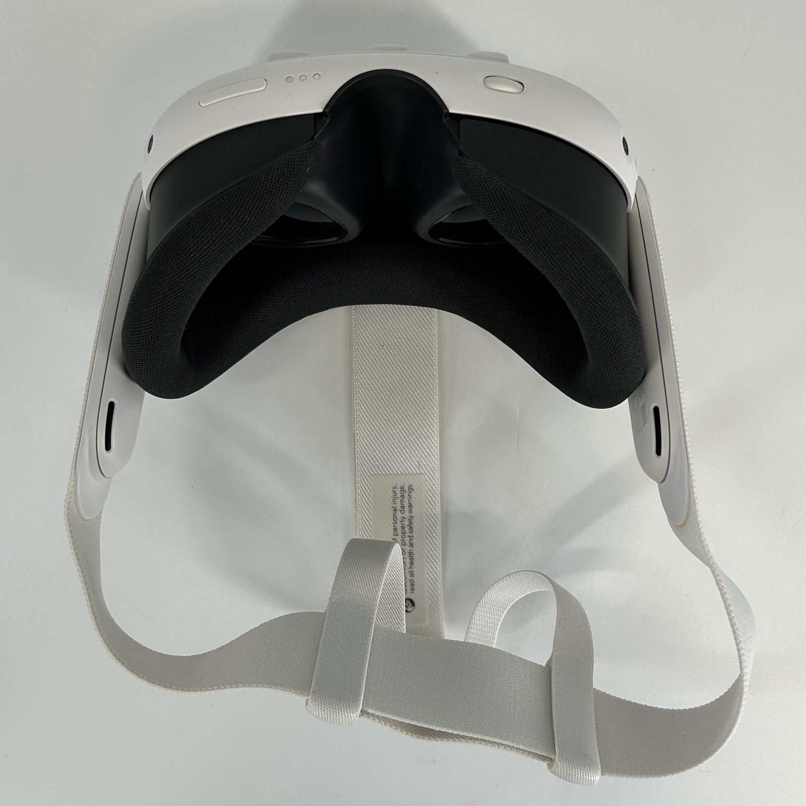 Meta Quest 3 VR Headset 128GB w/ Charger/Controllers/Regular Strap - Good