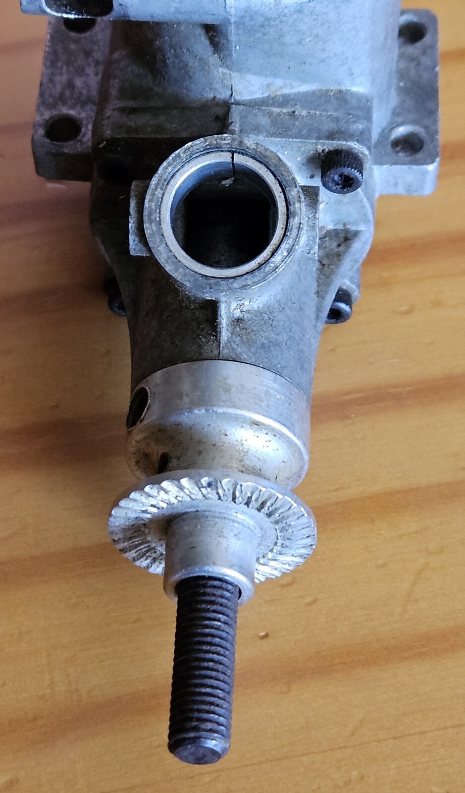VINTAGE K&B 40 RC CL SEIZED ENGINE WITH BOX FROM ANOTHER MODEL AS IS GS18