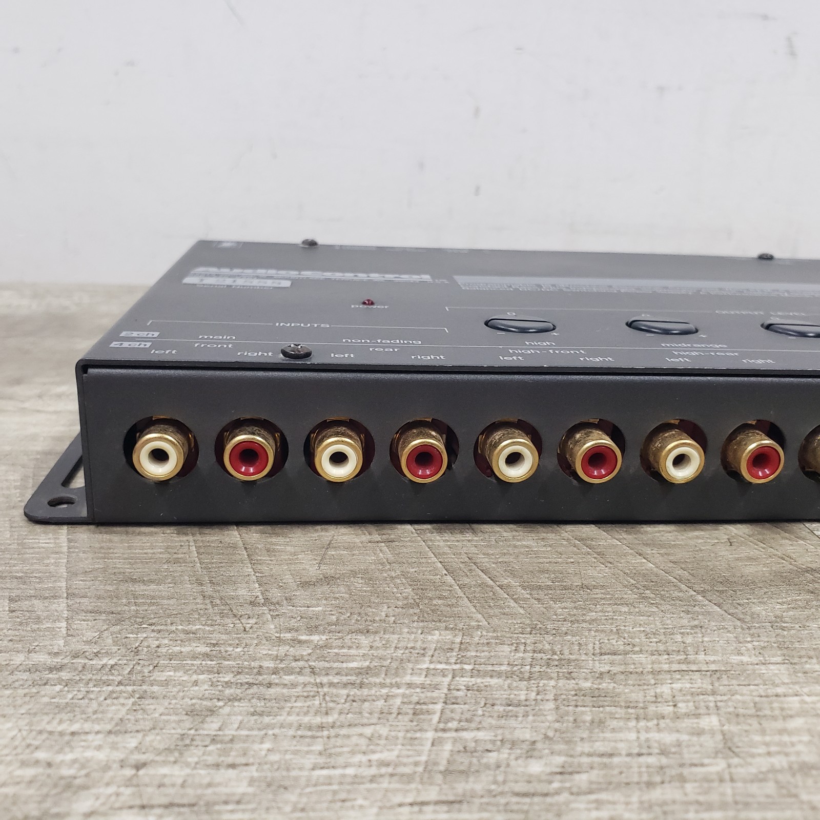 *SEE VIDEO* -Powers Up- AudioControl 4XS Programmable Electronic Crossover