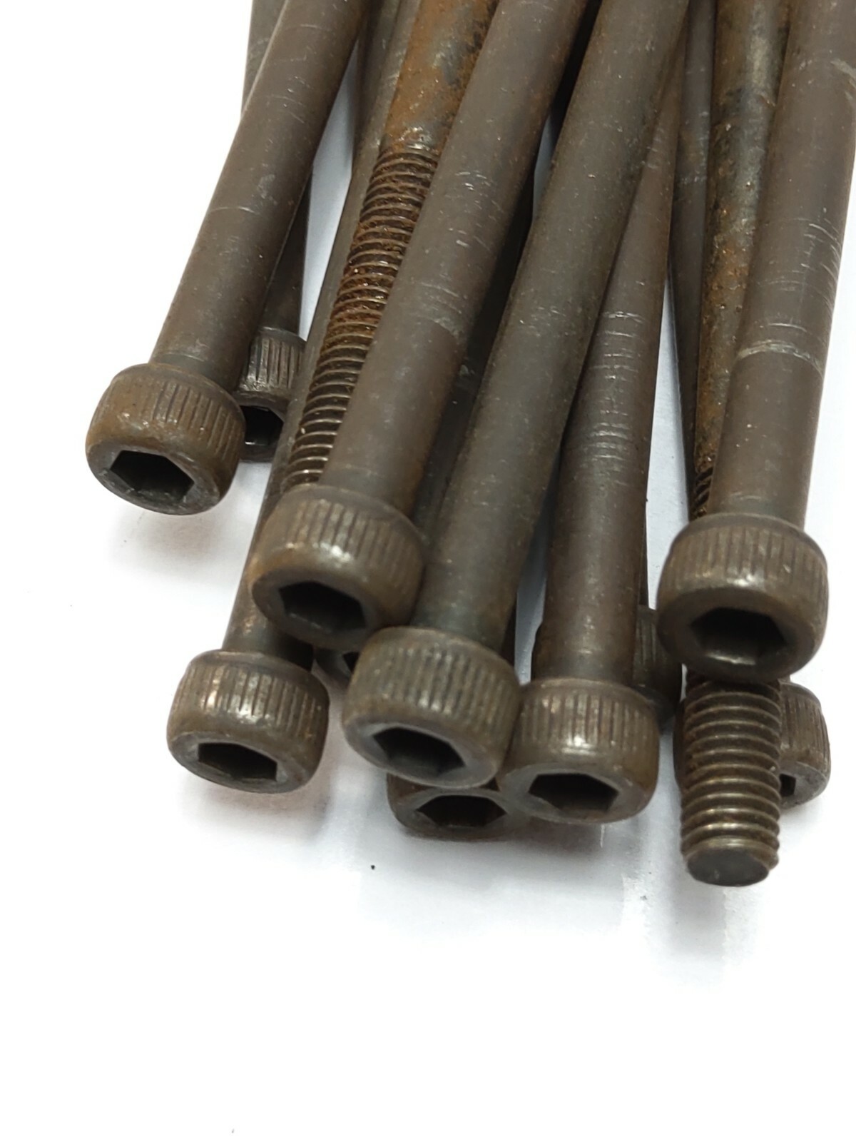 LOT OF 14 HITACHI BOLTS 876-607 (USED)