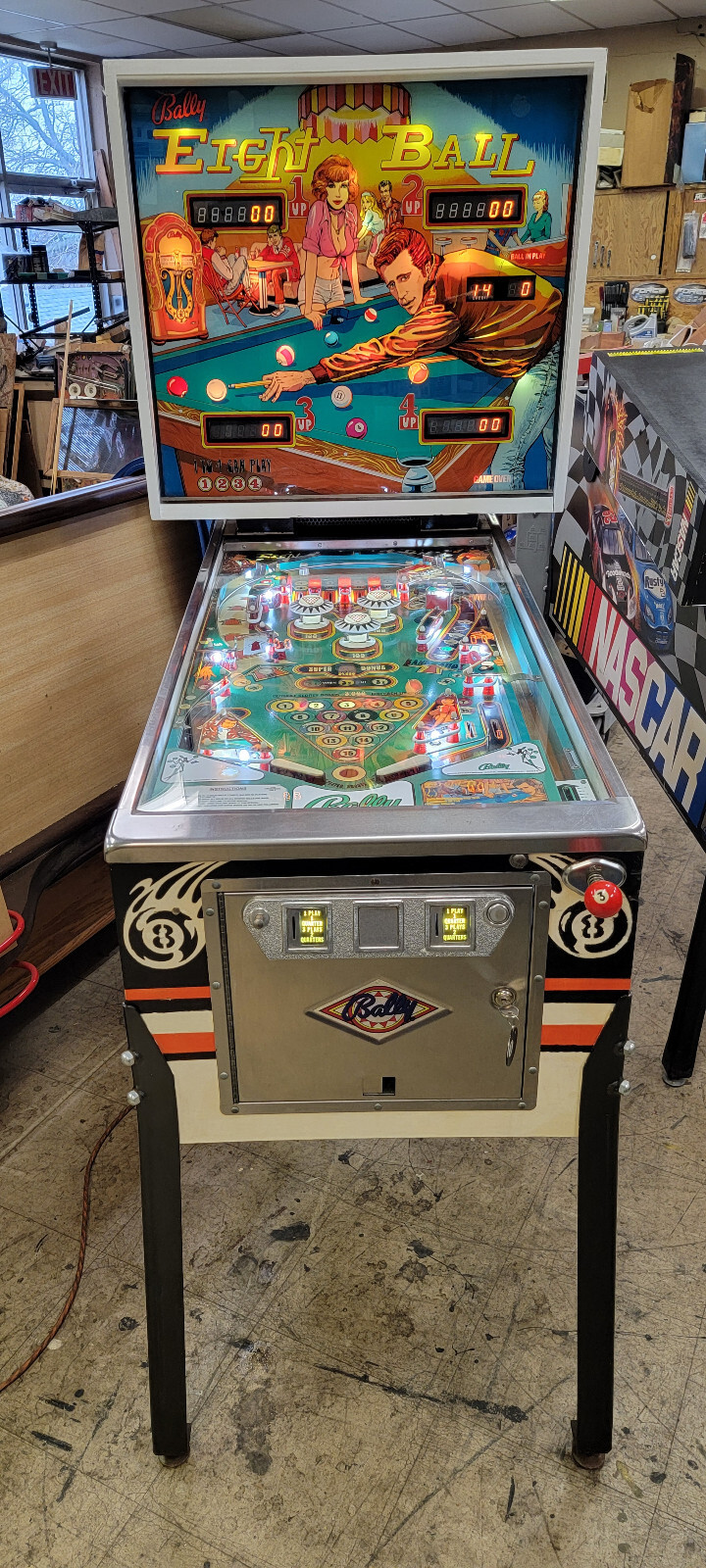 1977 Bally 8 Eight Ball Pinball Machine