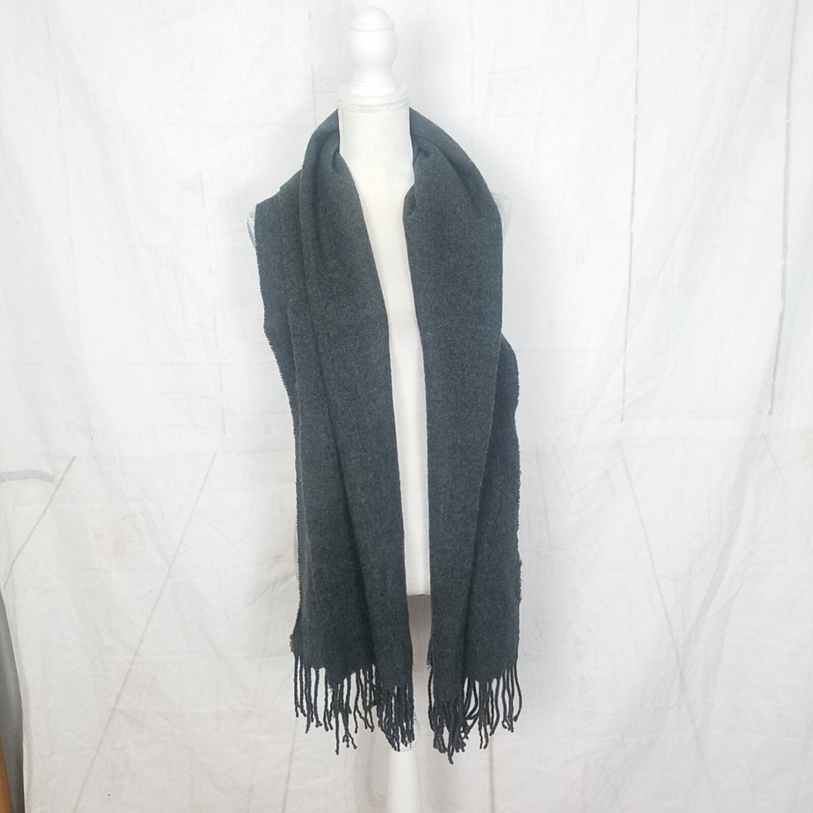 H&M gray long men's scarf size 71x20
