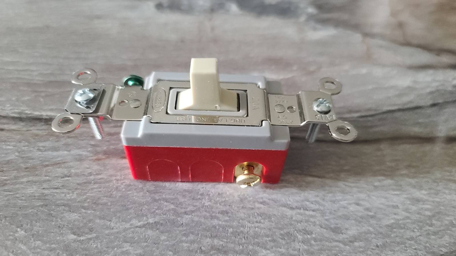 Hubbell HBL1385I SPDT - 3-Position - 20 Amp Switch - Ivory