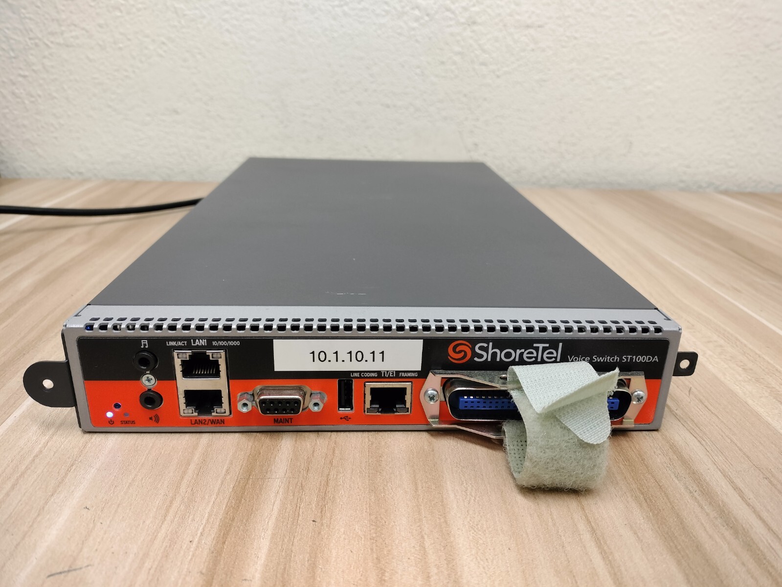 ShoreTel ST100DA Voice Switch (600-1138-07) *READ DESC*