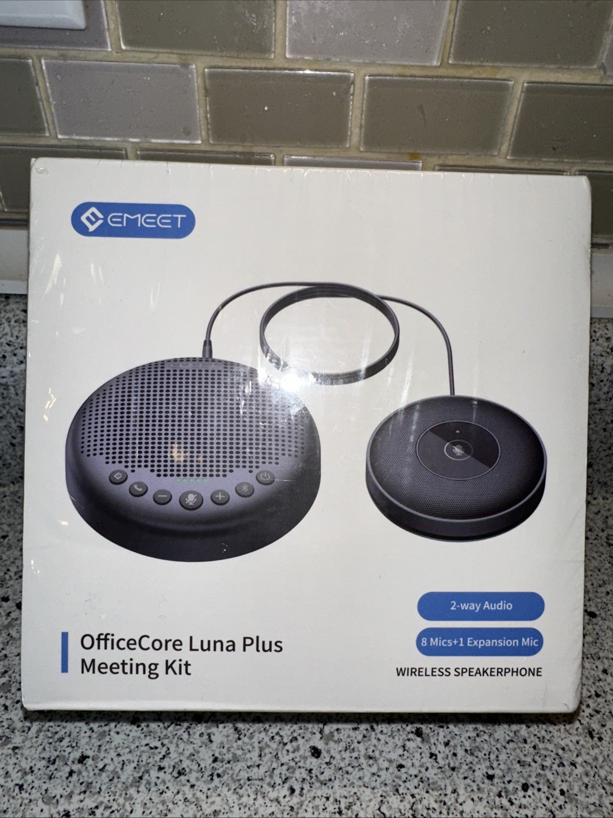 EMEET OfficeCore Luna Plus Meeting Kit, 8+1 Mics Wireless Speakerphone New Seale