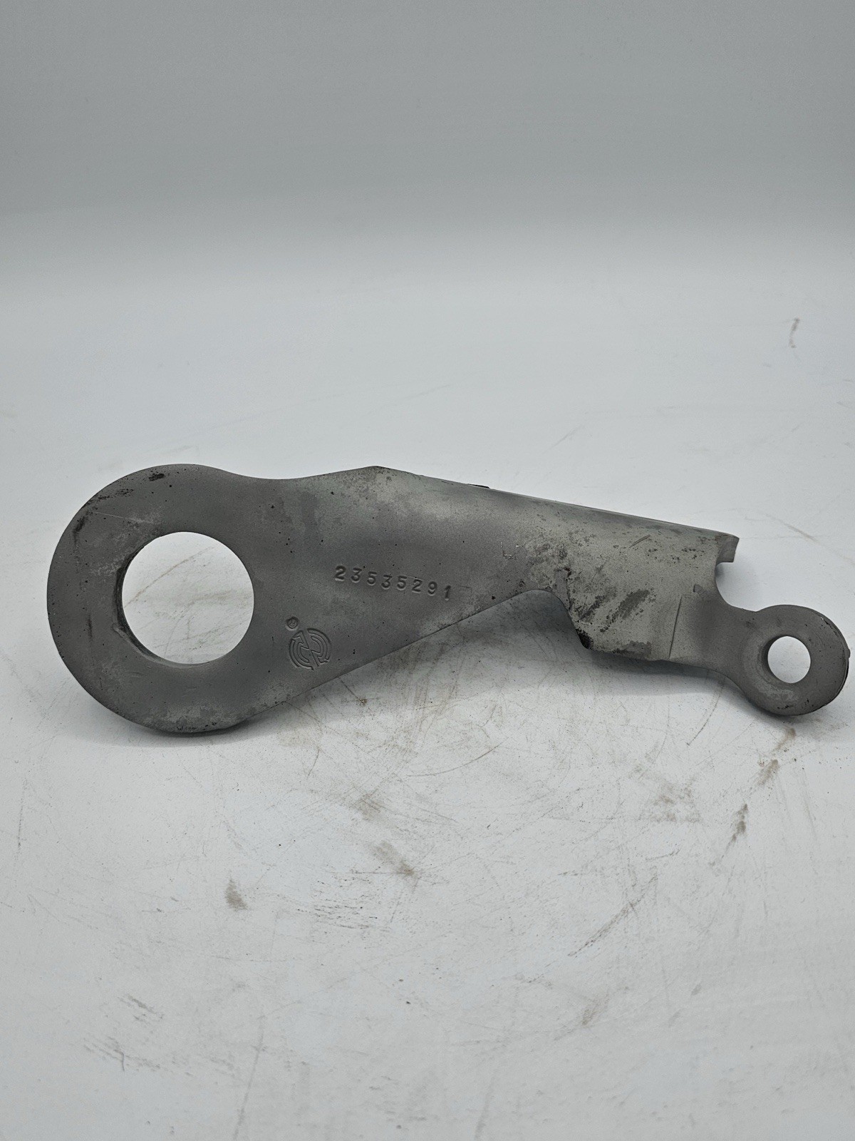 23535291 ENGINE LIFT BRACKET FITS DETROIT DIESEL 60 SERIES *USED*