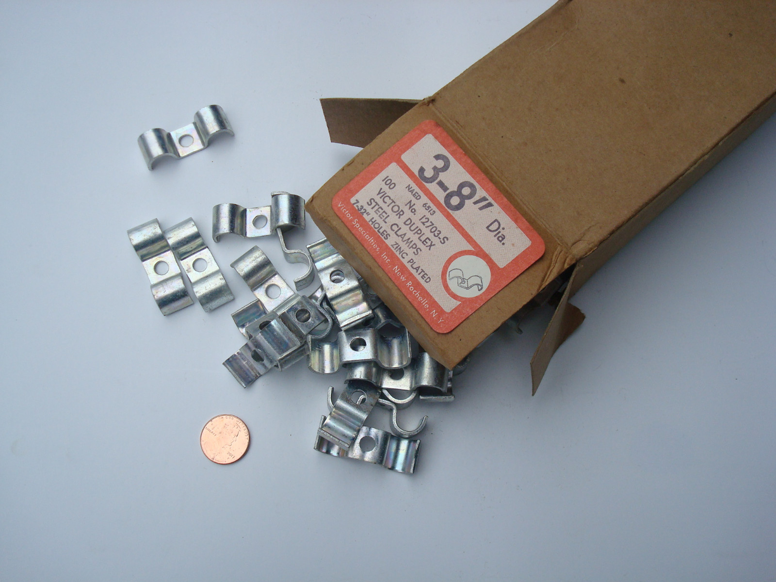 Box of 100 3/8" Victor 12703-S Steel duplex cable clamps (UF) romex, cable, PVC