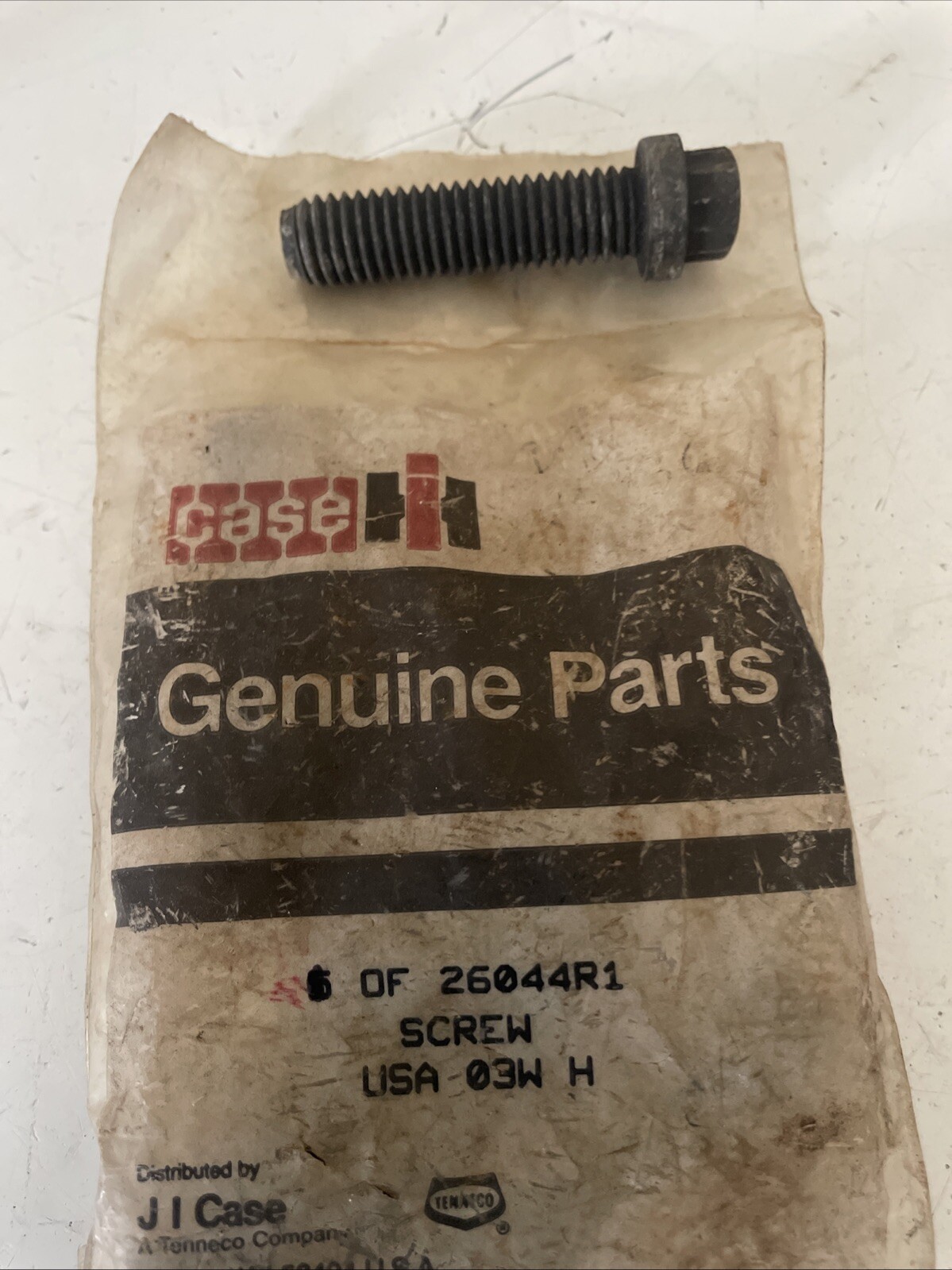 GENUINE CASE IH SCREW 26044R1 IH D-312, D-360, D-414, DT-414, D-436 ENGINES OEM