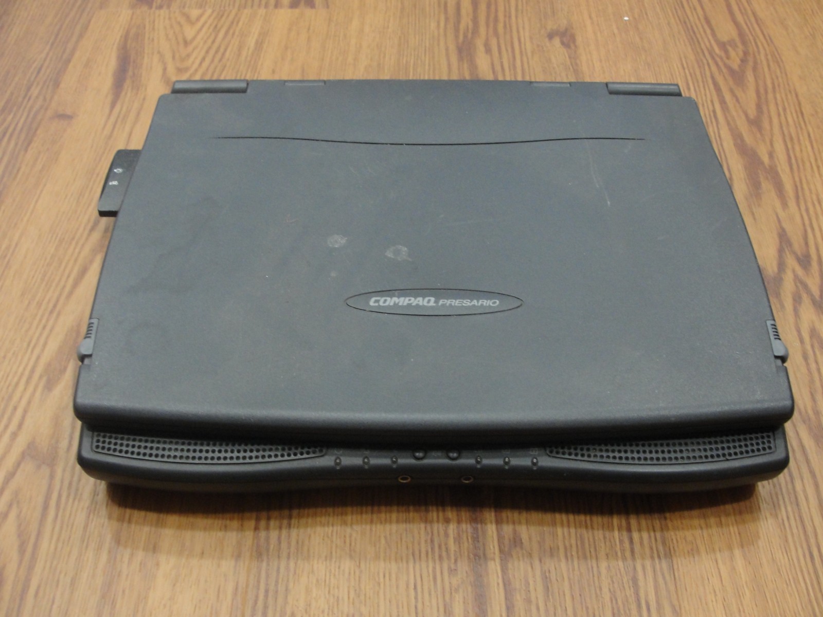 Compaq Presario 1270 Vtg. Laptop Y2K Win98 Floppy CD-ROM USB Untested